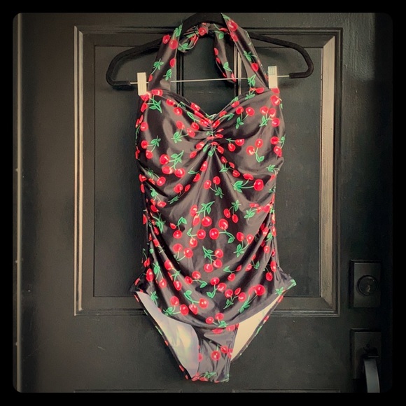 Pin-up cherries swimsuit - Picture 1 of 16